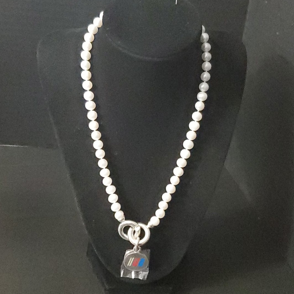 Nascar Silver Charm Pearl Necklace. - Picture 2 of 8